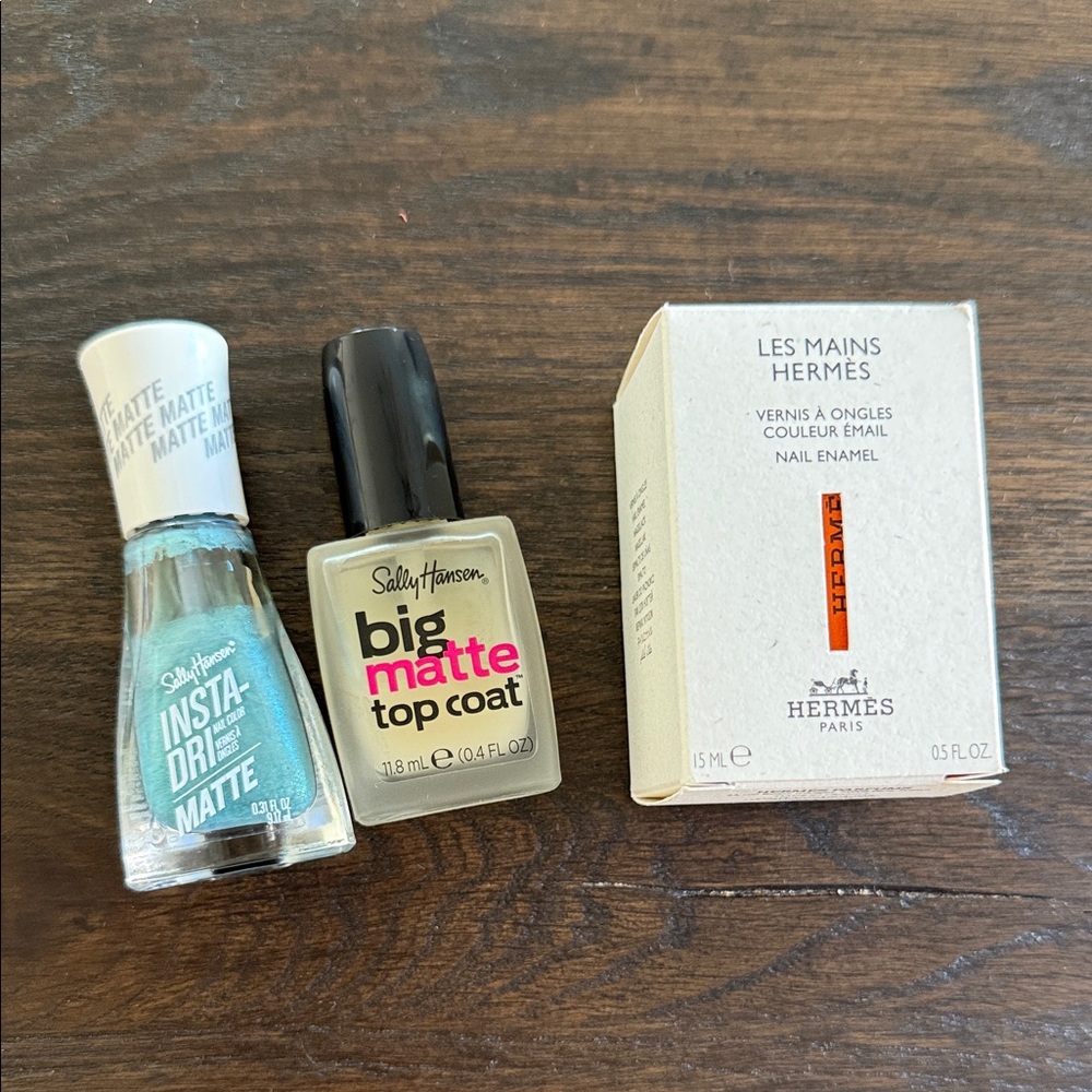 Hermes Les Mains Nail Enamel with Blue and Black Accents